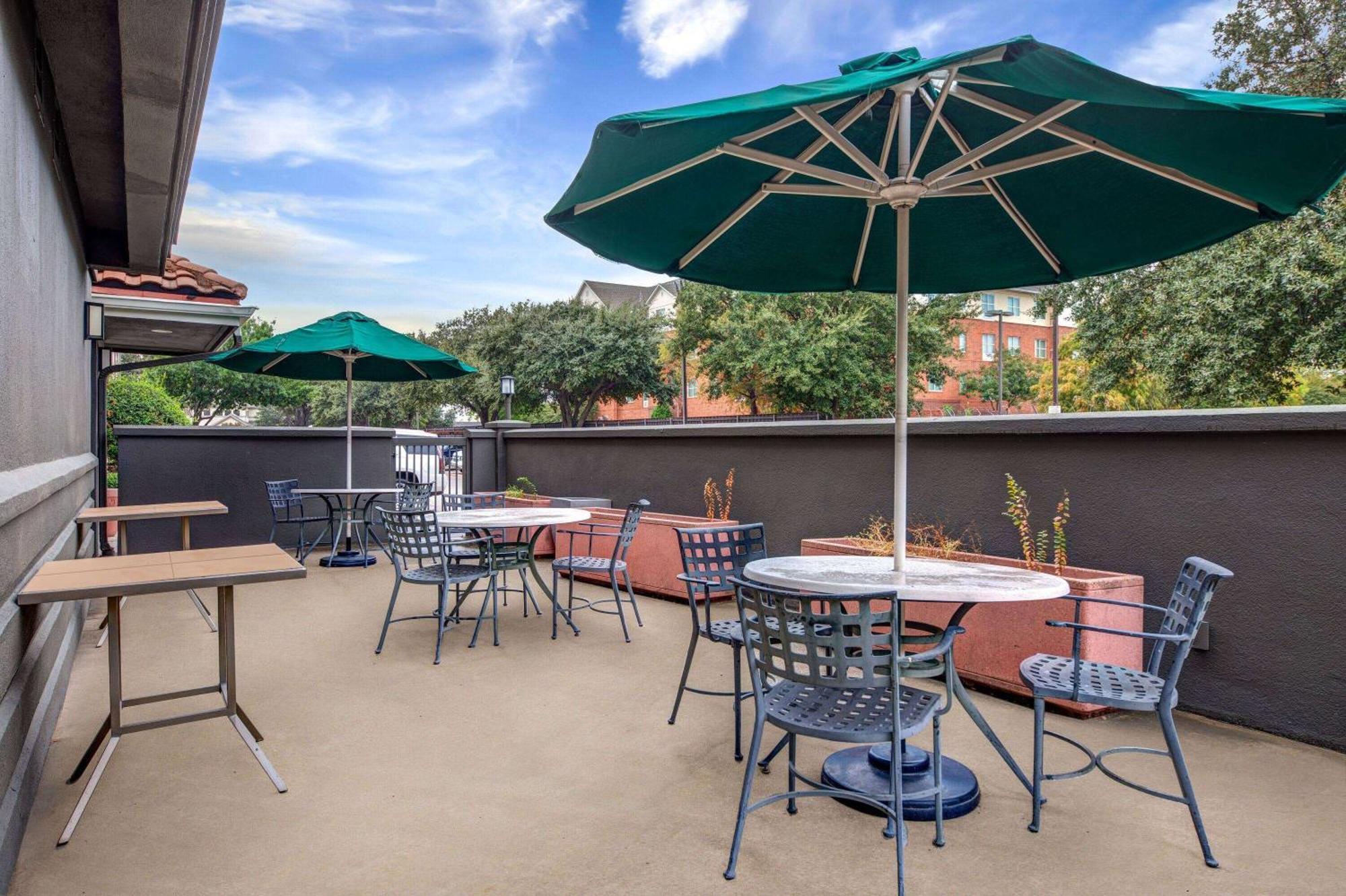La Quinta By Wyndham Dallas Dfw Airport North Ървинг Екстериор снимка