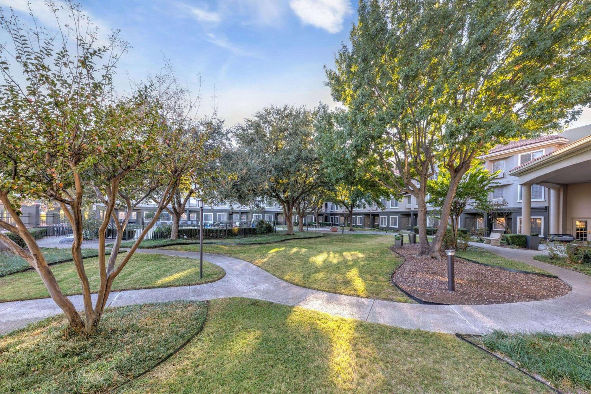 La Quinta By Wyndham Dallas Dfw Airport North Ървинг Екстериор снимка