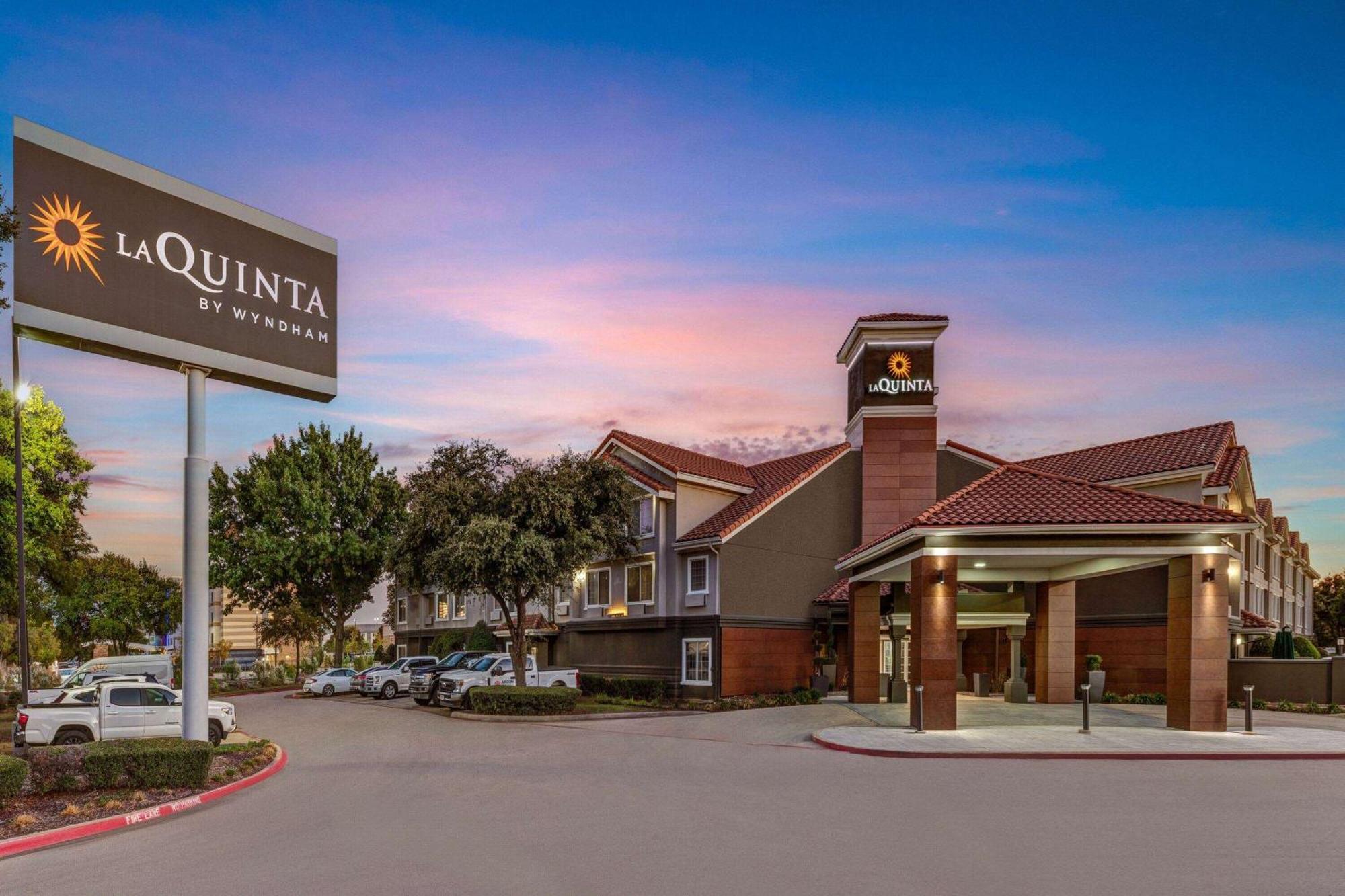 La Quinta By Wyndham Dallas Dfw Airport North Ървинг Екстериор снимка